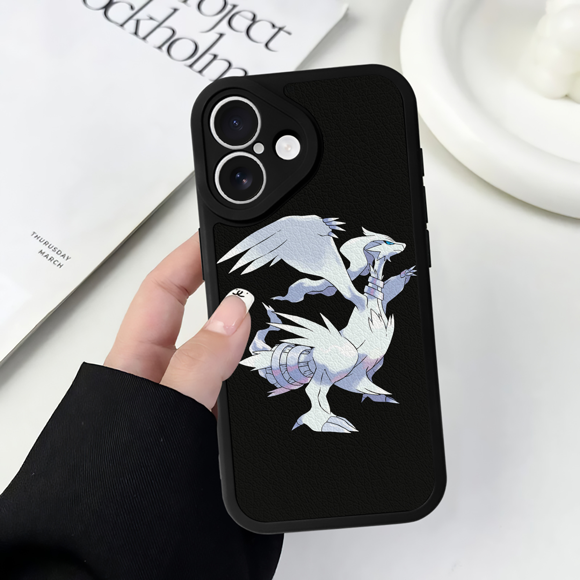 （画像用） ポケットモンスター Pokémon 【iPhone 16シリーズ対応】シリコンスマホケース（レザー調） 材質：シリコン